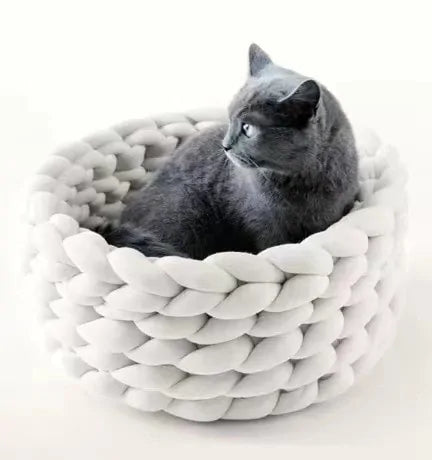 Plush Cat Basket Bed – Soft, Cozy - PawsMartOnline Beige / 11.8"