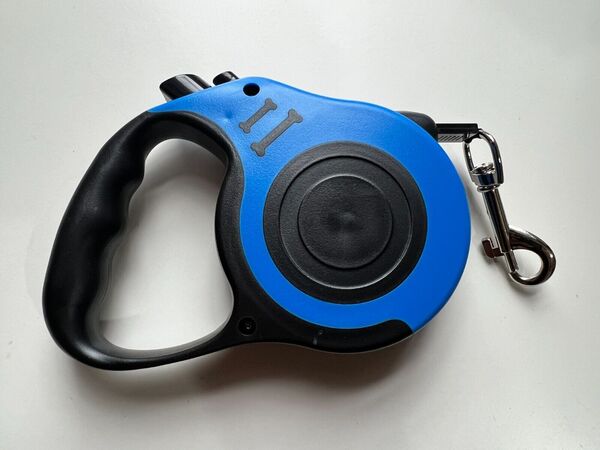 Retractable Pet Leash - PawsMartOnline BLUE AND BLACK / 9 Feet